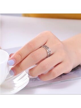 Silver Openwork Heart Band Ring - Women's Jewelry NEW IN GIFT BOX SIZE 7